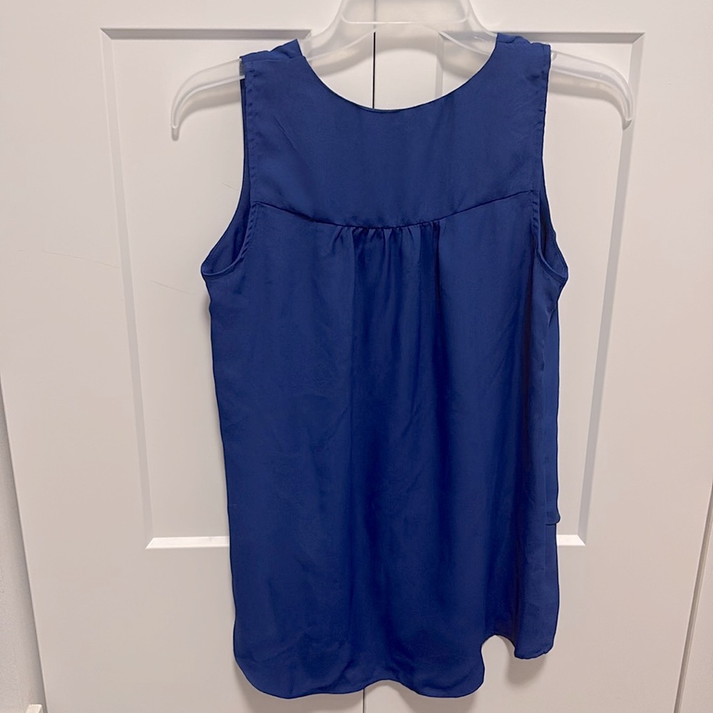 NWT [Vince Camuto] Tiered High Low V-Neck Blouse Twilight Blue Women's Size XXS - Picture 5 of 11